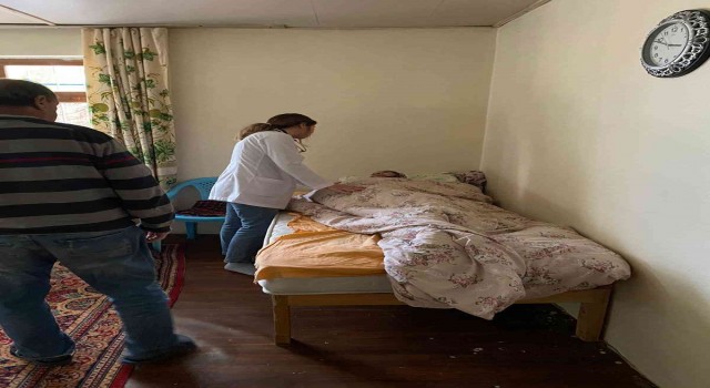 TSM personeli, yatalak hastaları ziyaret etti