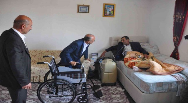 TümBulSevDer Bulanıkta 54 tekerlekli sandalye dağıttı