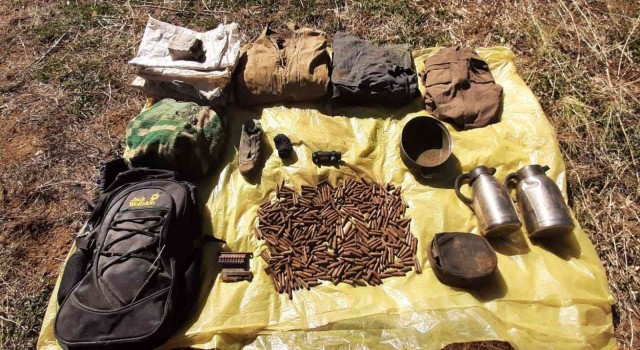 Tuncelide 2 sığınak içerisinde mühimmat ele geçirildi