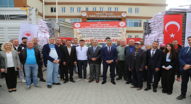 Tuncelide çiftçilere 521 ton buğday ve arpa dağıtıldı