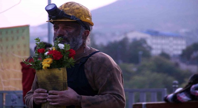 Tuncelide, maden ocağındaki patlamada hayatını kaybedenler anısına sokak performansı sergilendi