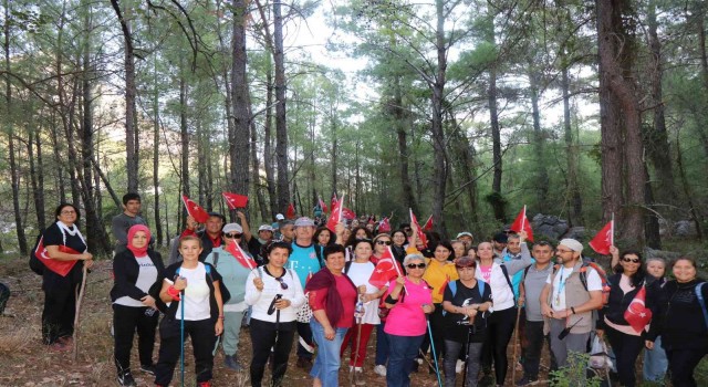 Tünektepe “Cumhuriyet Yolunda” doğa yürüyüşü