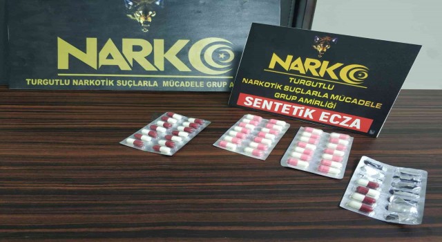 Turgutluda iki eve uyuşturucu baskını: 2 gözaltı