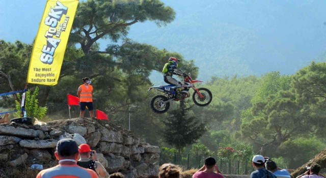 Turizm merkezi Kemer, spor turizminde de ilgi odağı oldu