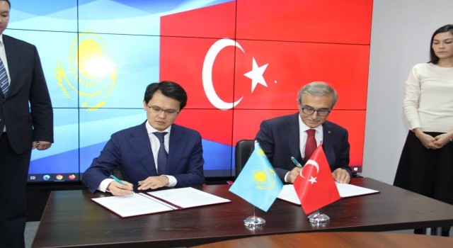 Türkiye ile Kazakistan arasında uydu üretiminde iş birliği mutabakatı imzalandı