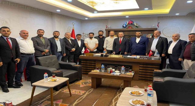Türkmen Bakan, Silopide Türk Ocaklarında vatandaşlarla bir araya geldi