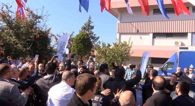 Tuzla Belediye Başkanı Şadi Yazıcıya İSKİ atık su arıtma tesisi açılışında saldırı