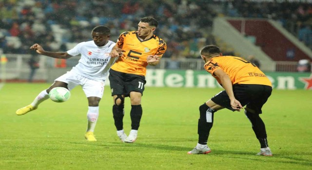 UEFA Avrupa Konferans Ligi: Ballkani: 1 - Sivasspor: 0 (İlk yarı)