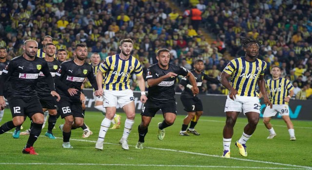 UEFA Avrupa Ligi: Fenerbahçe: 1 - AEK Larnaca: 0 (İlk yarı)