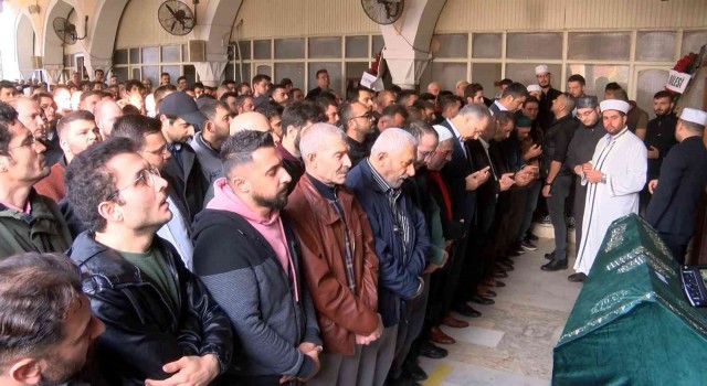 Ümraniyede motosiklet kazasında hayatını kaybeden genç toprağa verildi
