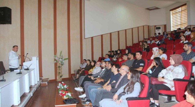 Üniversitede öğrenme konulu söyleşi