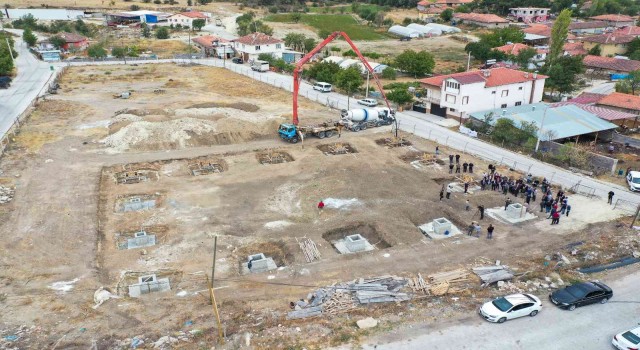 Uşak Belediyesi, Muharremşah Mahallesine çok amaçlı spor salonu kazandırıyor