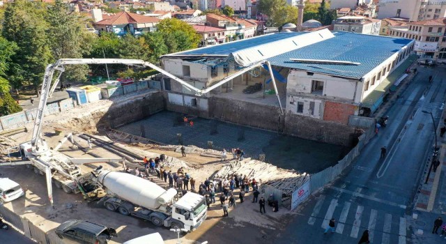 Uşak Belediyesinin eski hizmet binası yeni yüzüne kavuşuyor