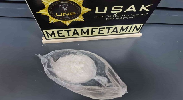 Uşakta 8 kilo uyuşturucu ele geçirildi