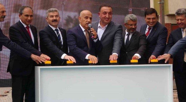 Uşakta engelsiz yaşam merkezinin temeli Bakan Kirişcinin katılımıyla atıldı