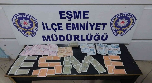 Uşakta kumar oynayan 4 kişi suçüstü yakalandı