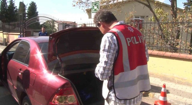 Üsküdarda okul önlerinde sıkı denetim