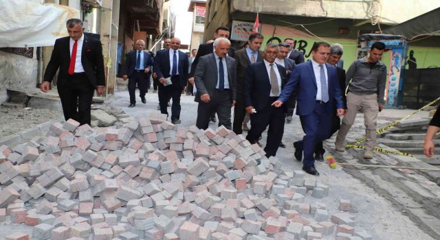Vali Akbıyık, yeni halk pazarını denetledi