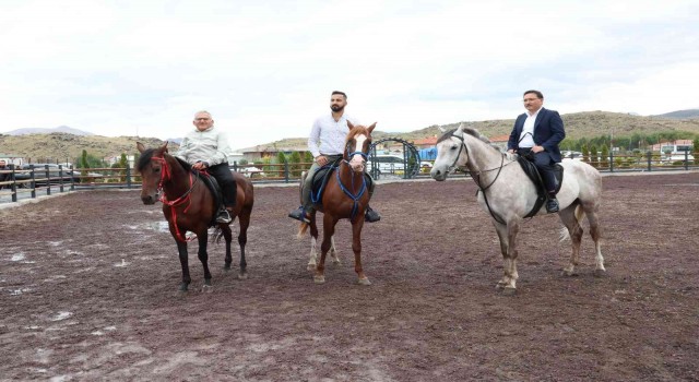 Vali Çiçek ve Başkan Büyükkılıçın turizm rotası bu kez Hürmetçi oldu