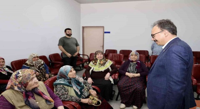Vali Kızılkaya, huzurevini sakinleriyle bir araya geldi
