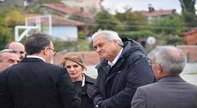 Vali Kızılkaya, Kaymakam Öztürk ve Başkan Bakkalcıoğlu yapılmakta olan Cemevi ve Kültür Merkezinde incelemelerde bulundu