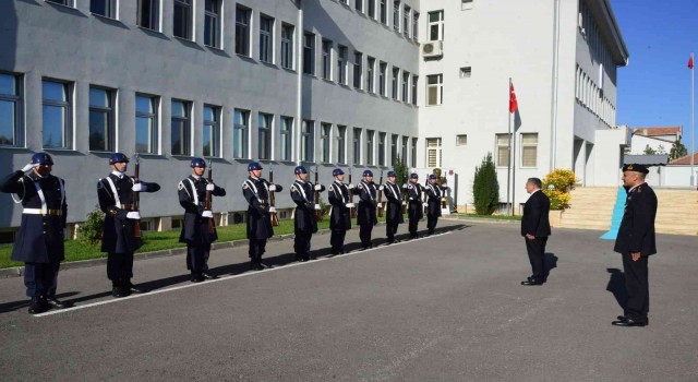 Vali Mete Buhara, emniyet ve jandarma personeli ile bir araya geldi