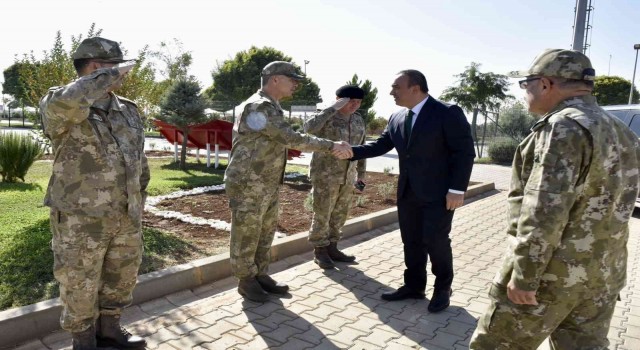Vali Soytürkden Kolordu Komutanı Tokele ziyaret