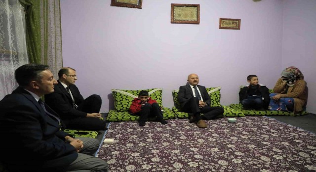 Vali Varoldan Yıldız ailesine ziyaret