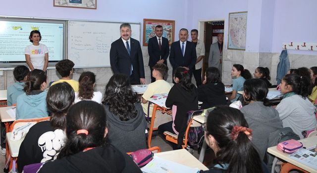 Vali Yılmaz’dan öğrencilere: Başarının yolu çalışmaktır