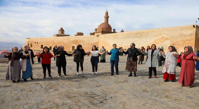 Van Büyükşehir Belediyesi 5 ayda 75 bin kadını gezdirdi