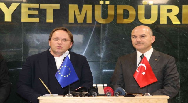 Vana gelen AB Komiseri otlu peyniri çok beğendi