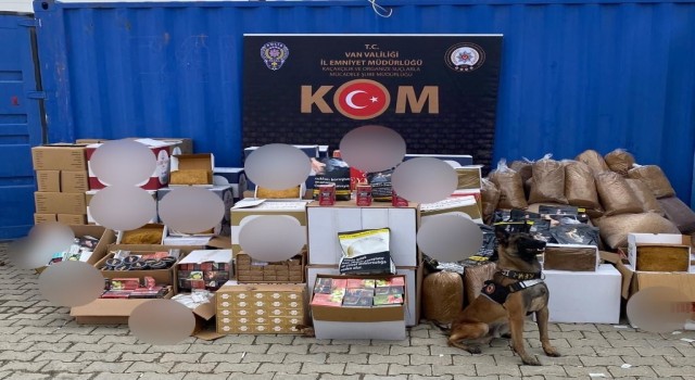 Vanda çok miktarda gümrük kaçağı malzeme ele geçirildi