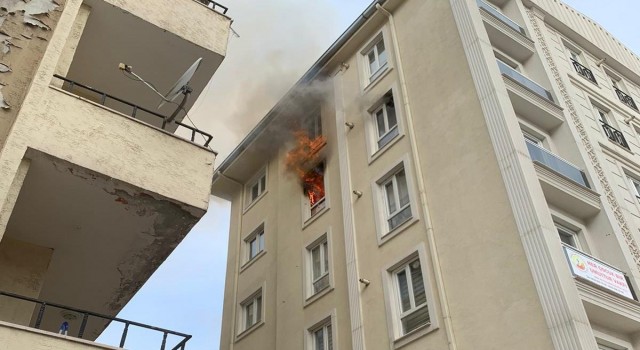 Vanda korkutan ev yangını