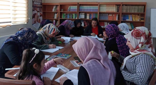 Vanda okuma yazma kurslarına yoğun ilgi