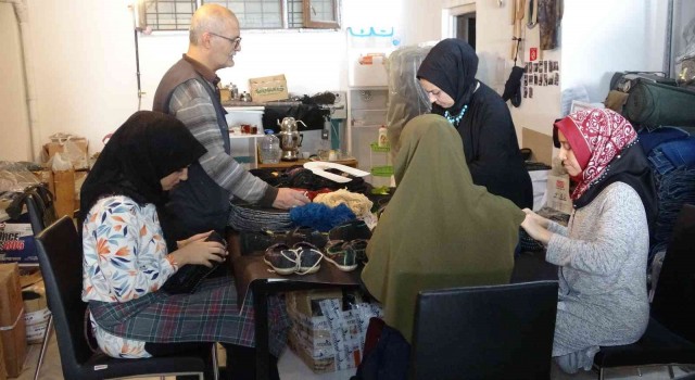 Vanın yöresel ayakkabısı, kadın eliyle gelecek nesillere aktarılıyor
