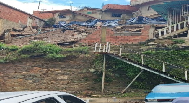 Venezuelada toprak kayması: 22 ölü, en az 50 kayıp