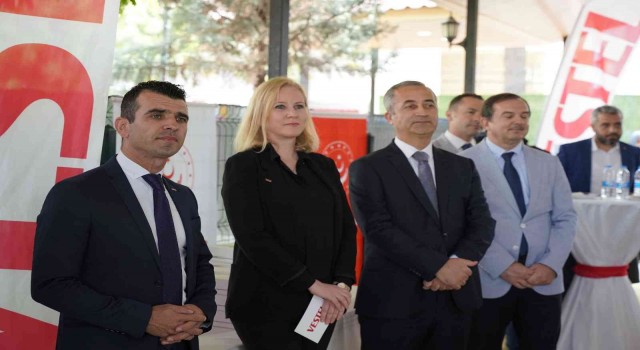Vestelden görme engelli öğrencilere WeWALK akıllı baston desteği