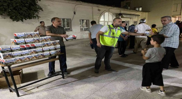 Viranşehirde camilerde kandil simidi dağıtıldı