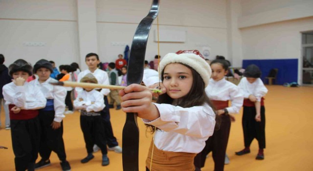 Ya hak deyip, kepazeyi çekiyorlar