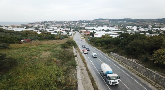 Yalova -Armutlu kara yolunda hatalı sollamalara dronlu denetim