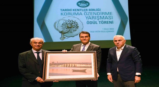 ‘Yaşayan Tarih Hisar İçi Projesine özel ödül