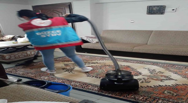 Yaşlı ve engellilerin evleri temizlendi
