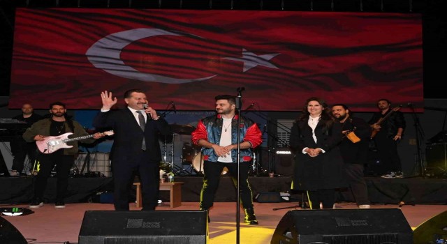Yay/ada Amfi Tiyatronun adını Balıkesirliler belirleyecek