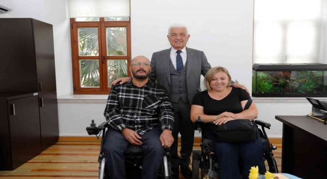 Yeni evli çiftten Başkan Gürüne teşekkür ziyareti