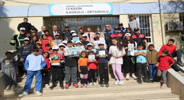 Yeniden eğitime kazandırılan çocuklara polis desteği