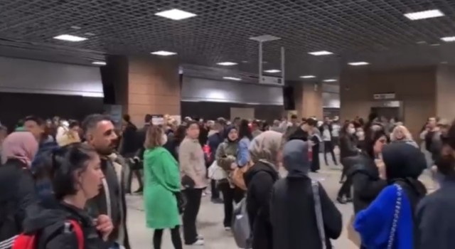 Yenikapı Marmarayda raylara atlayan bir kişi intihar etti