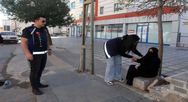 Yenimahallede zabıta dilencilere göz açtırmadı