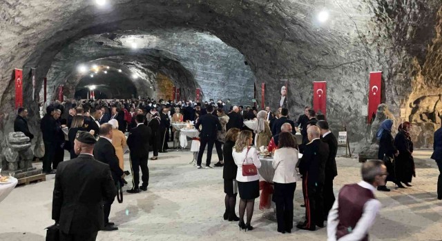 Yerin 150 metre altında Cumhuriyet Bayramı coşkusu