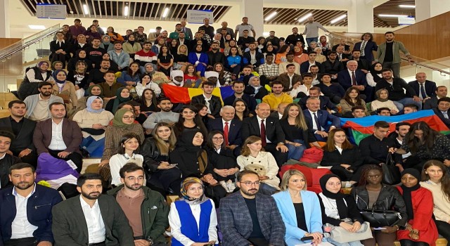 Yıldırım, üniversite öğrencileriyle buluştu