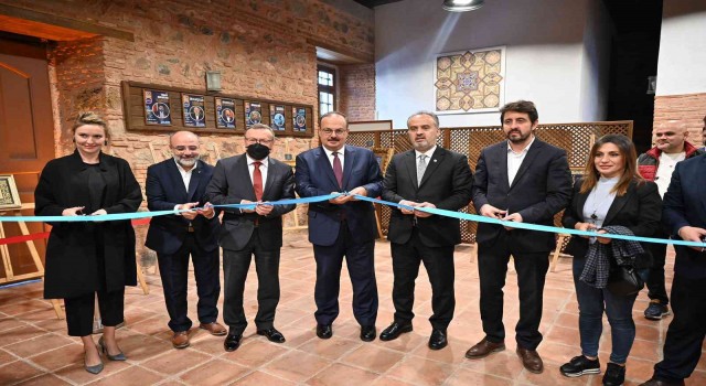 Yıldız Holdingin “Konuşan Yazılar” sergisi Bursalılarla buluştu